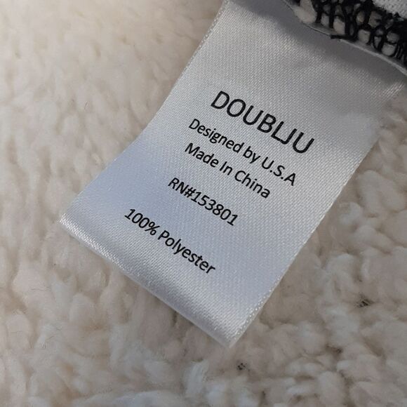 Doublju Black and White Cozy Vest with Pockets and Drawstring Waist - Picture 8 of 12